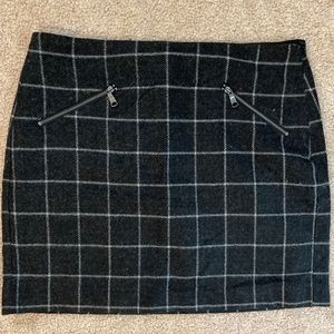 Size 8 plaid Banana Republic Mini Skirt